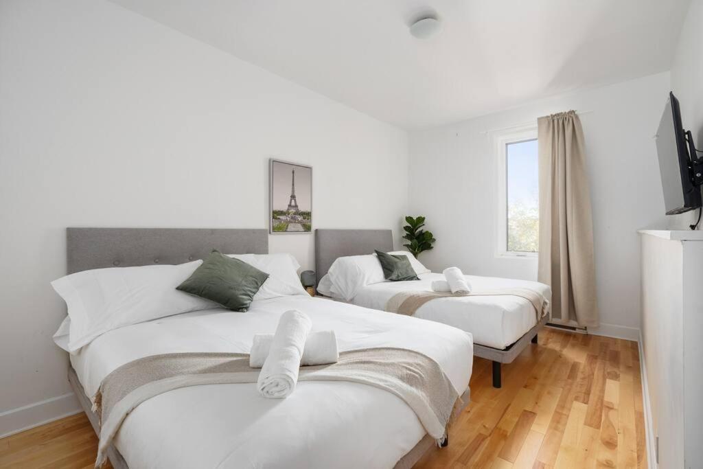 דירות מונטריאול Chic Mile-End 3Br Getaway - Free Parking, Sleeps 8 מראה חיצוני תמונה