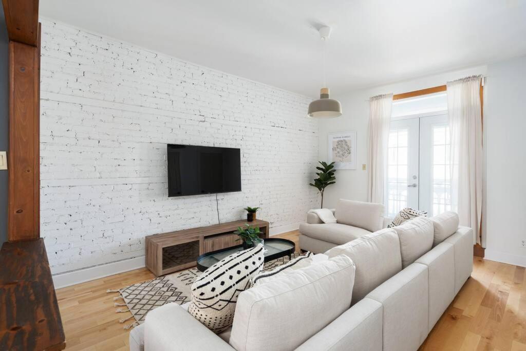 דירות מונטריאול Chic Mile-End 3Br Getaway - Free Parking, Sleeps 8 מראה חיצוני תמונה